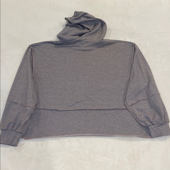 Kaileigh Women’s Gray Cropped Hoodie – Size L | Cozy Bella Swan Style - Picture 6 of 7